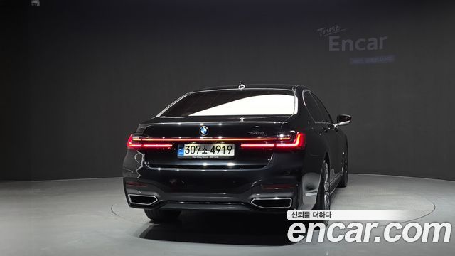 BMW 7-Series 2022 — photo 4