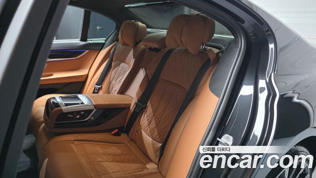 BMW 7-Series 2022 — photo 18