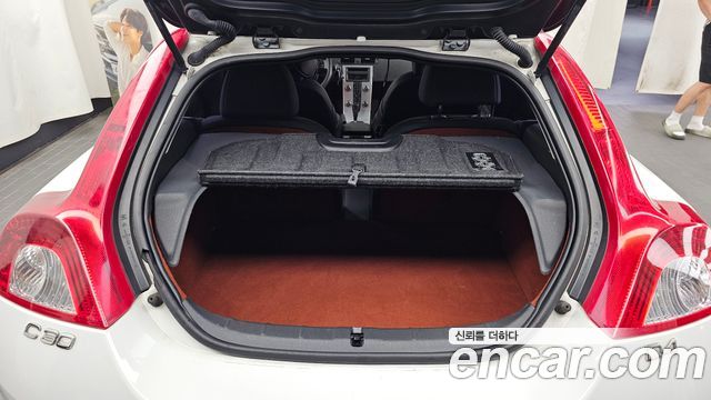 Volvo C30 2012 — photo 20