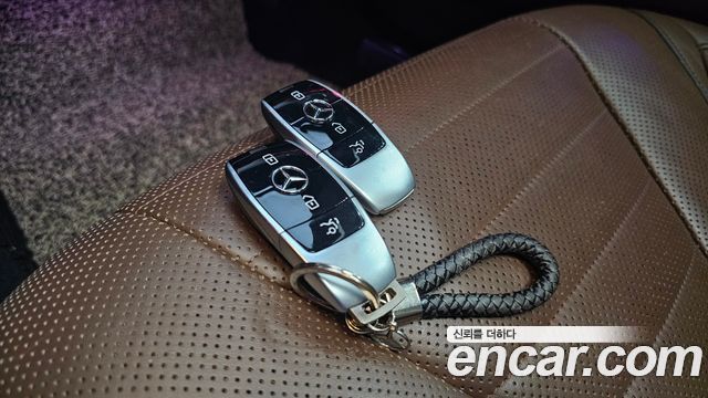 Mercedes-Benz S-Class 2018 — photo 37