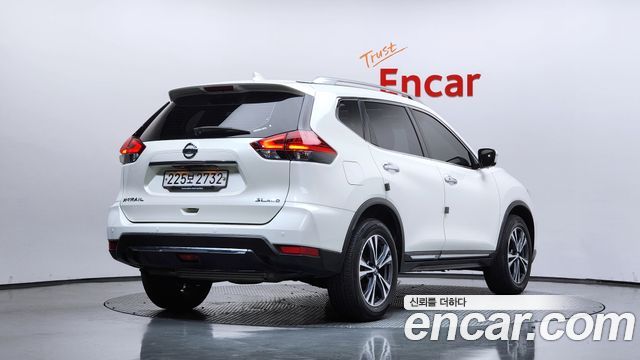 Nissan X-Trail 2018 — photo 2