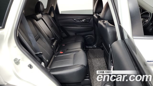 Nissan X-Trail 2018 — photo 12