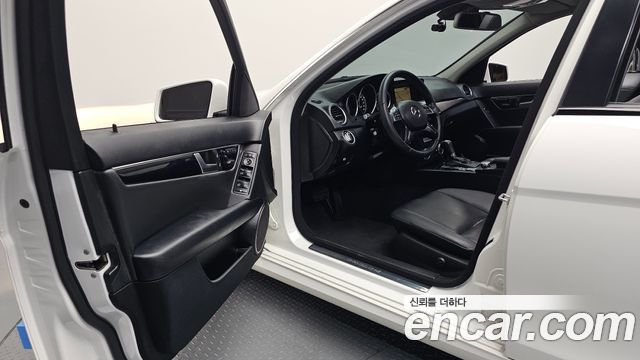 Mercedes-Benz C-Class 2013 — photo 10