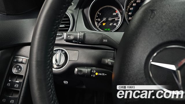 Mercedes-Benz C-Class 2013 — photo 16
