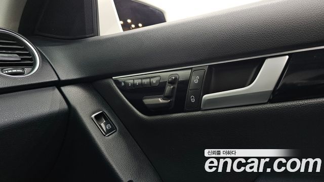 Mercedes-Benz C-Class 2013 — photo 18
