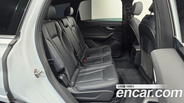 Audi Q7 2022 — photo 17