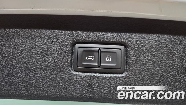 Audi Q7 2022 — photo 24