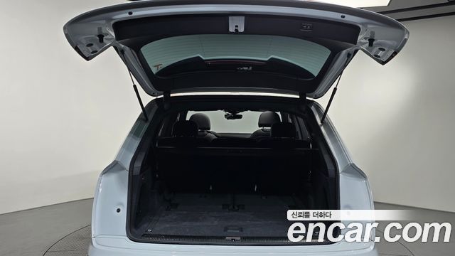 Audi Q7 2022 — photo 25