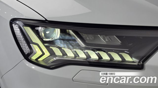 Audi Q7 2022 — photo 8