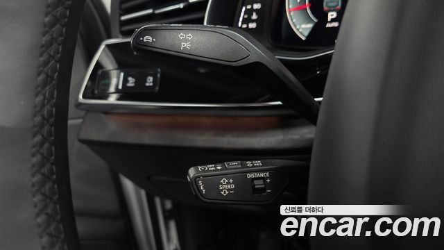 Audi Q7 2022 — photo 27