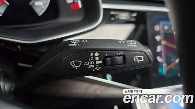 Audi Q7 2022 — photo 28