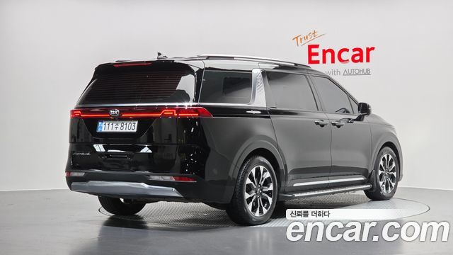 Kia Canival 2021 — photo 2