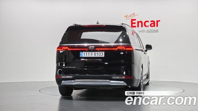 Kia Canival 2021 — photo 4