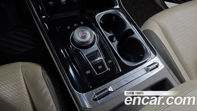 Kia Canival 2021 — photo 9