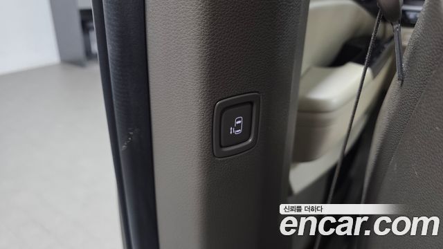Kia Canival 2021 — photo 17