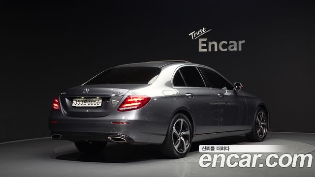 Mercedes-Benz E-Class 2020 — photo 2