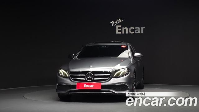 Mercedes-Benz E-Class 2020 — photo 3