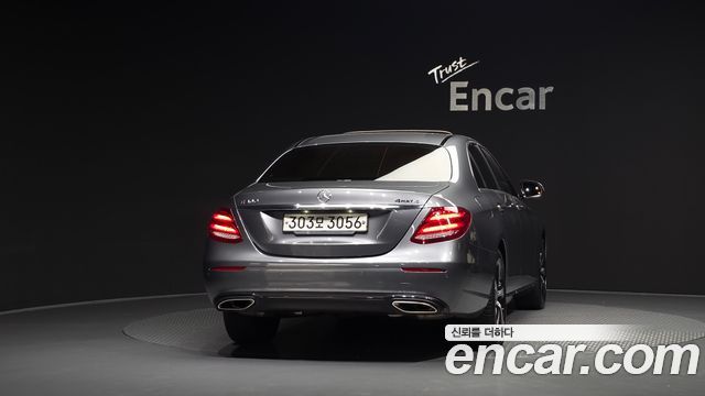 Mercedes-Benz E-Class 2020 — photo 4