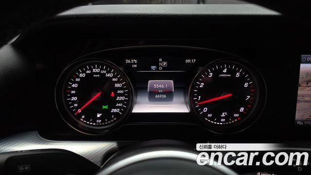 Mercedes-Benz E-Class 2020 — photo 11