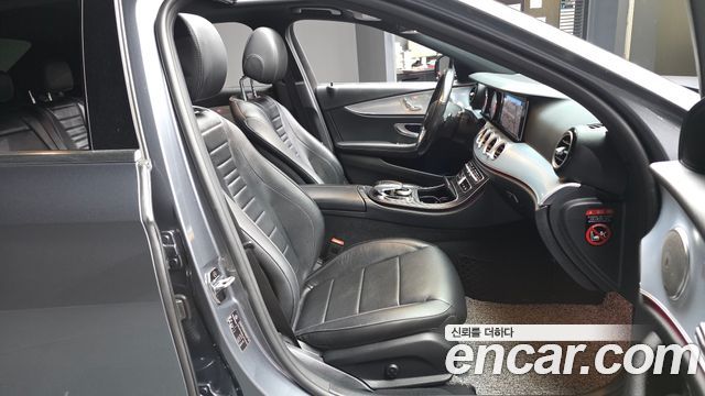 Mercedes-Benz E-Class 2020 — photo 17