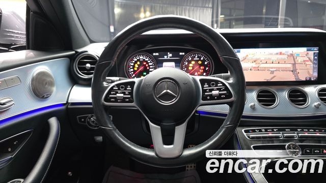 Mercedes-Benz E-Class 2020 — photo 19