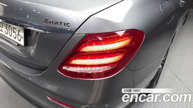 Mercedes-Benz E-Class 2020 — photo 9