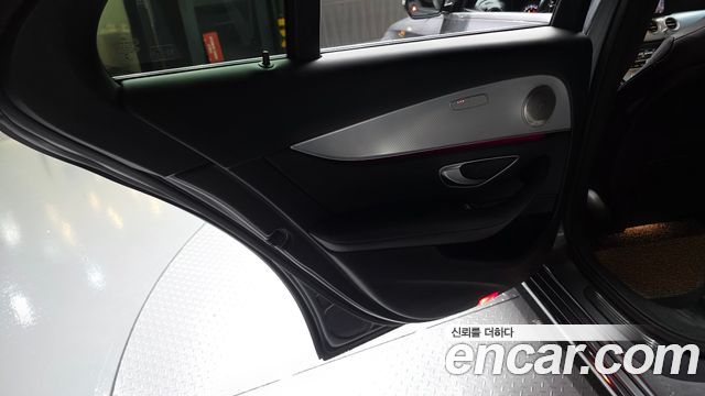 Mercedes-Benz E-Class 2020 — photo 15