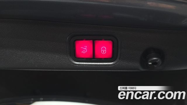 Mercedes-Benz E-Class 2020 — photo 30
