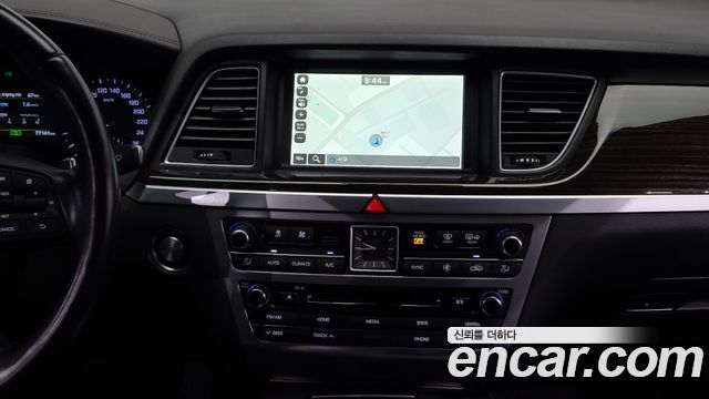 Genesis G80 2018 — photo 20