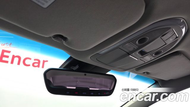 Genesis G80 2018 — photo 25