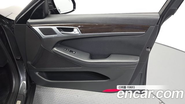 Genesis G80 2018 — photo 14