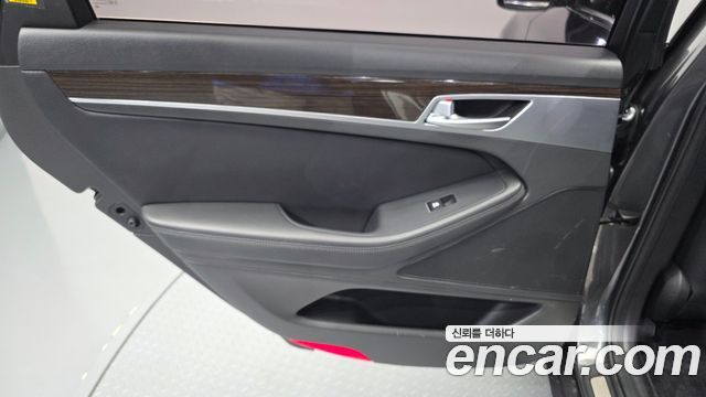 Genesis G80 2018 — photo 15