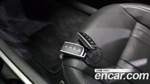Genesis G80 2018 — photo 29
