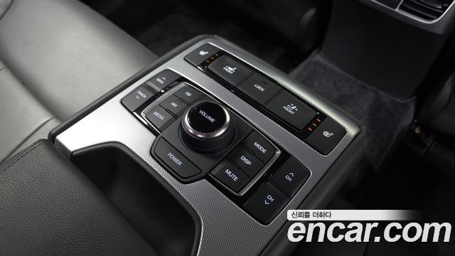 Genesis G80 2018 — photo 30