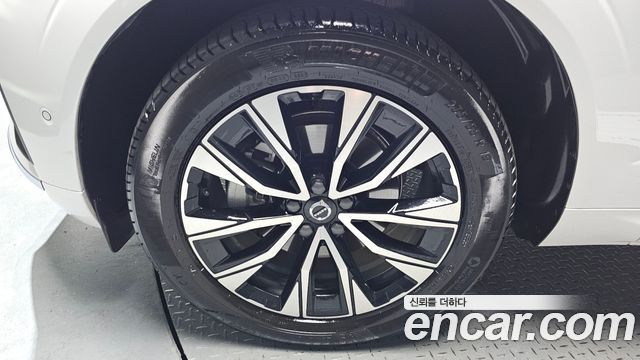 Volvo XC60 2025 — photo 5