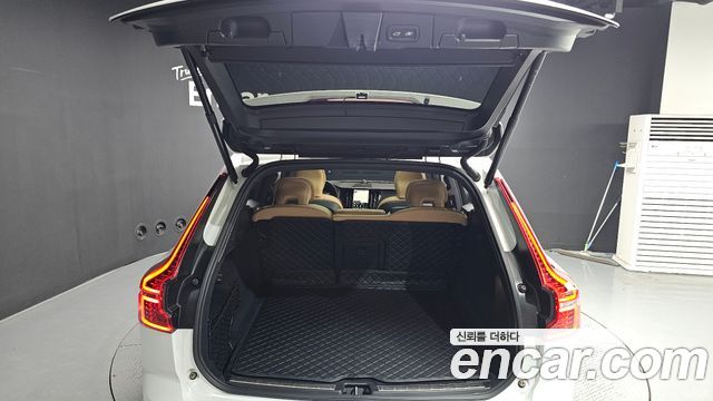 Volvo XC60 2025 — photo 26