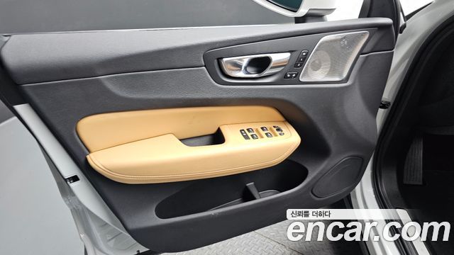Volvo XC60 2025 — photo 14
