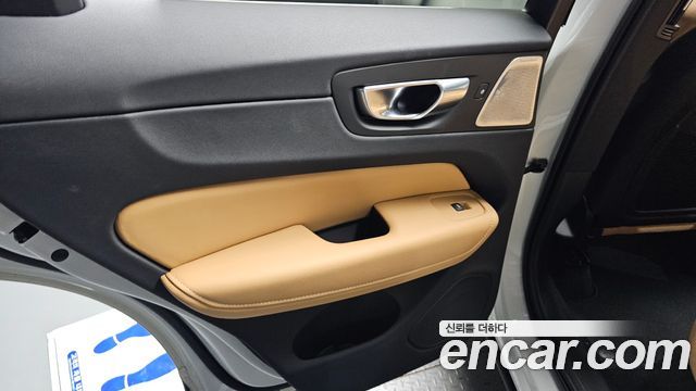 Volvo XC60 2025 — photo 15