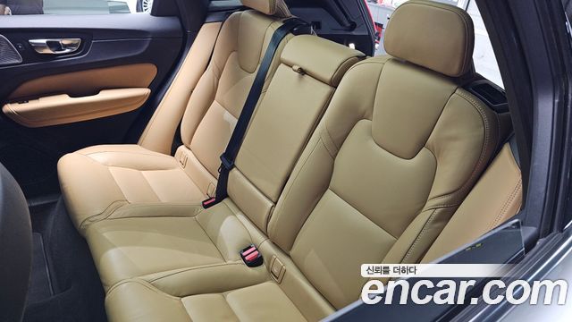 Volvo XC60 2025 — photo 29