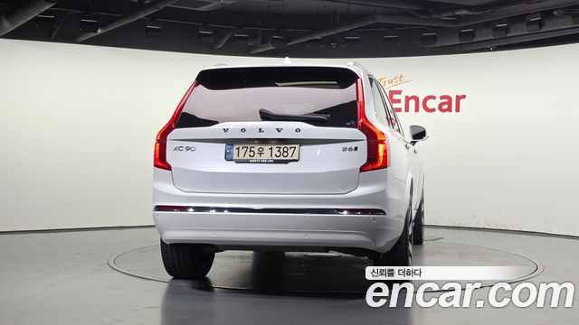 Volvo XC90 2023 — photo 4
