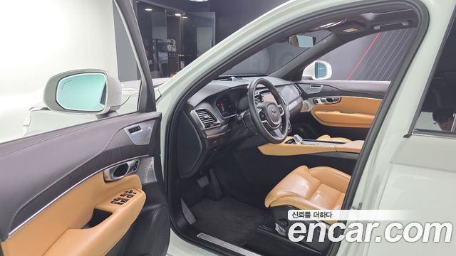 Volvo XC90 2023 — photo 13