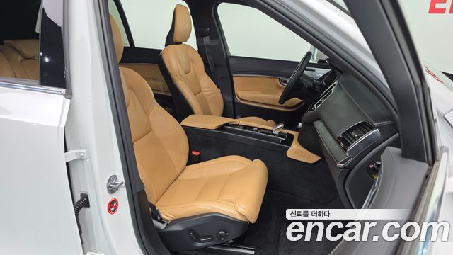 Volvo XC90 2023 — photo 17