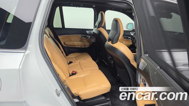 Volvo XC90 2023 — photo 18