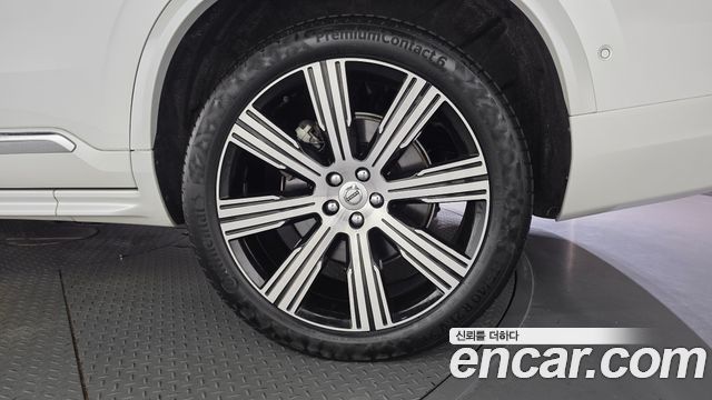 Volvo XC90 2023 — photo 7