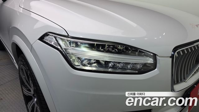 Volvo XC90 2023 — photo 8