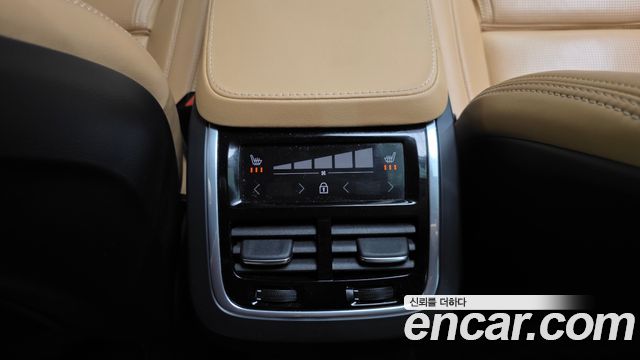 Volvo XC90 2023 — photo 29
