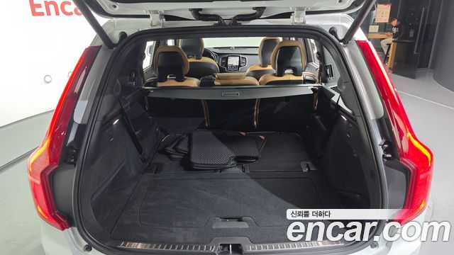 Volvo XC90 2023 — photo 30