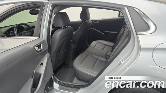 Hyundai Ioniq 2018 — photo 17