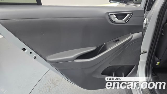 Hyundai Ioniq 2018 — photo 15