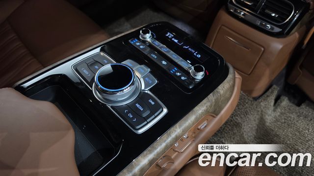 Genesis G90 2019 — photo 19